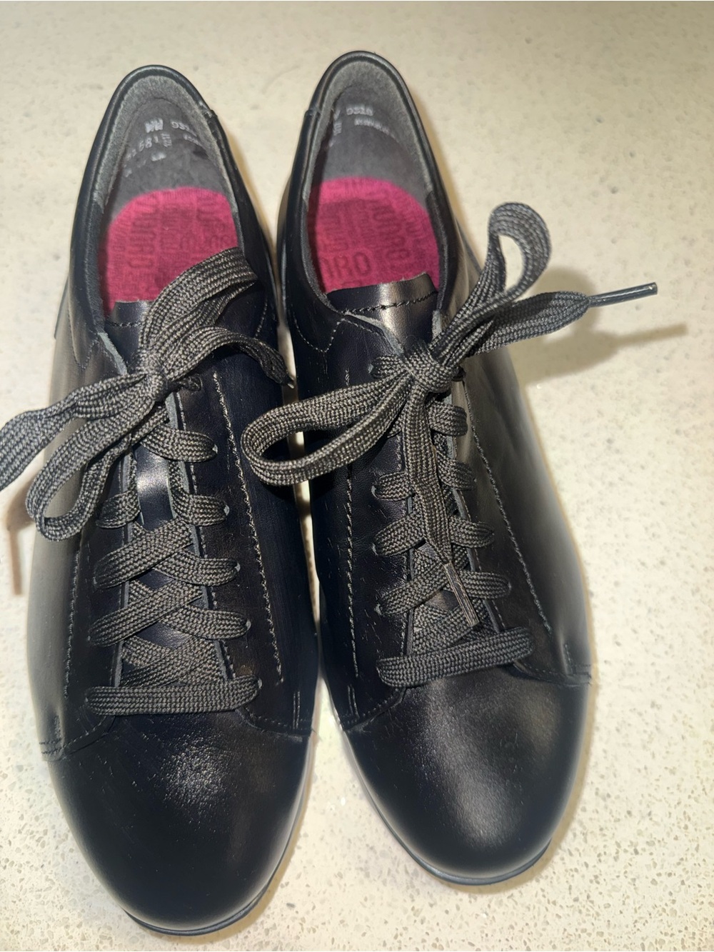 Munro Women’s Black Leather Lace-Up Casual Sneakers 9WW
